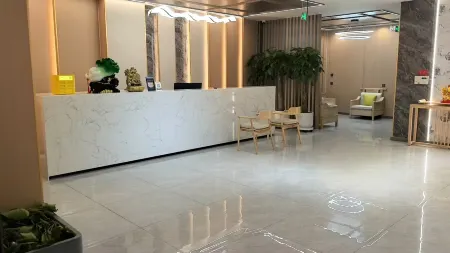 Burqin golden seal holiday hotel Отели рядом с Аэропорт Канас