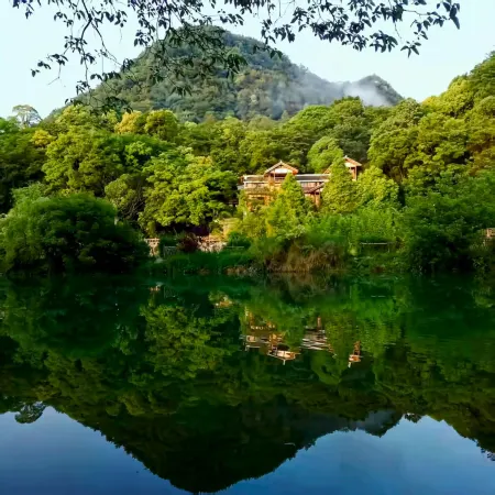 Xummei Qi Xi Resort Отели рядом с достопримечательностью «Guizhou Aviation Vocational and Technical College»