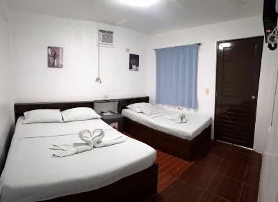 Lola's Lodge Hotels in 