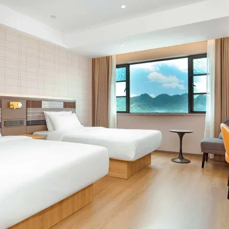 Homeinn Plus(Huangshan Shexian Huizhou Ancient City Branch)