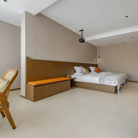 Banshan Cloud Brocade Hotel（Dali Ancient City South Gate Store）
