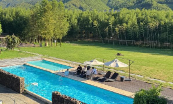 Henon Bamboo Retreats