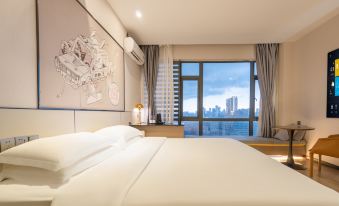 CityFront Horizon Hotel