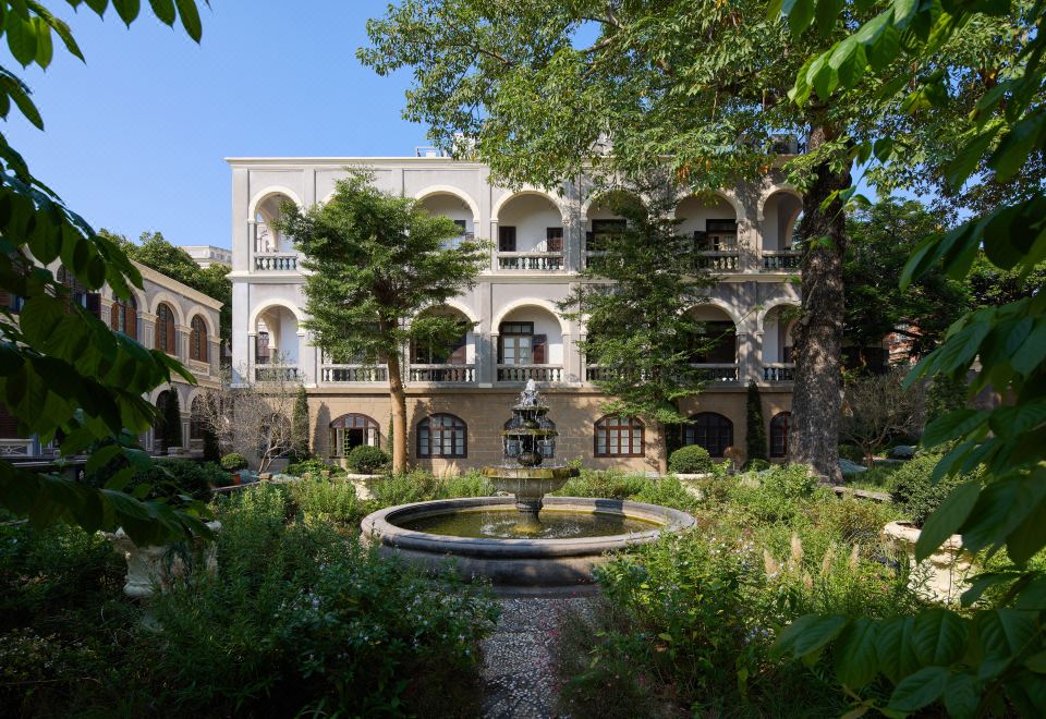 hotel overview picture