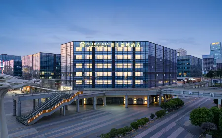 Guangzhou Baiyun New Town Wanda Plaza Metropolo Hotel Отели рядом с достопримечательностью «Guangdong University of Foreign Studies»