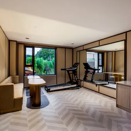 Chengde Courtyard Holiday Hotel