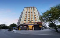 Yingde Yixiu Hotel - parkir