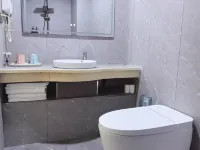 Word Aladdin Hotel (Tengzhou Zhen'ai Mall Railway Station) - موقف سيارات