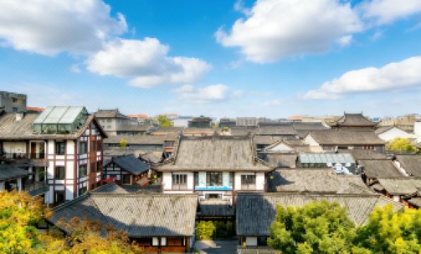 Qian qian mango tree hotel