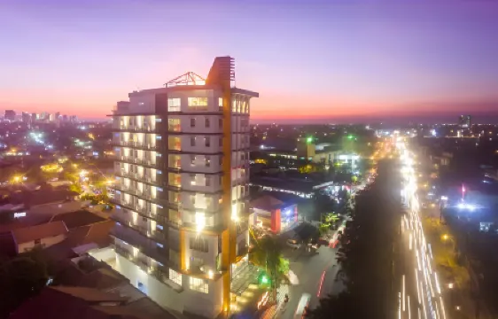 Great Diponegoro Hotel Surabaya Отели рядом с достопримечательностью «Java Aquatic»