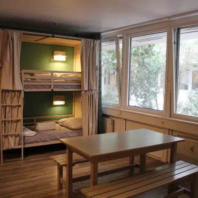 Wombat's City Hostel Munich Hauptbahnhof โรงแรมใกล้โบสถ์เฟราเอนเคียร์เชอ