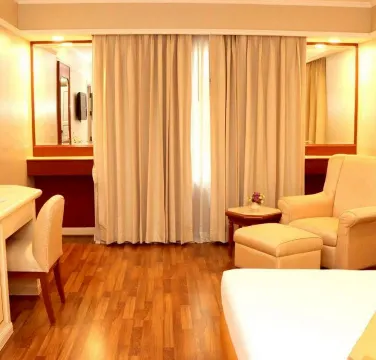 ห้องสตูดิโอสวีท (1 ห้องนอน 1 ห้องนั่งเล่น)