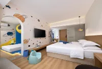 Sweetheart Family Resort Hotel (Yangshuo West Street Shili Gallery)