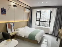 Jike Movie Homestay (Longhua Subway Station)