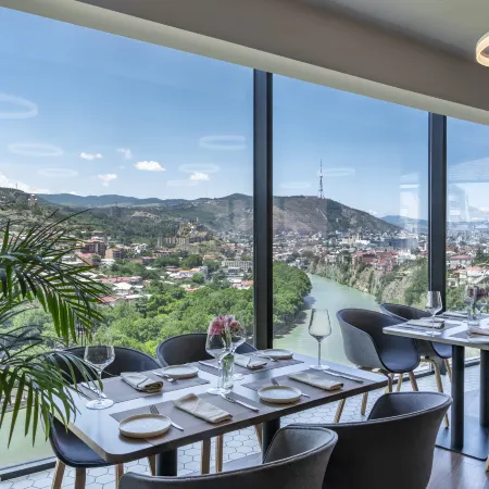 Golden Tulip Design Tbilisi