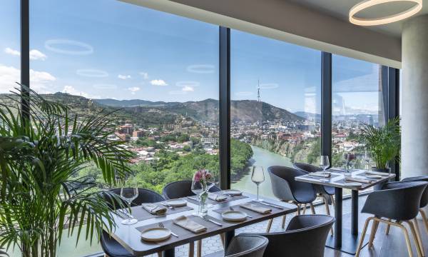 Golden Tulip Design Tbilisi