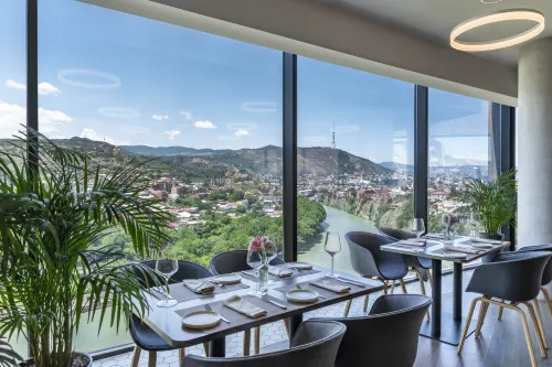 Golden Tulip Design Tbilisi