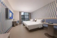 HanTing Hotel (Ma'anshan Downtown Area Yanghu Subway Station)