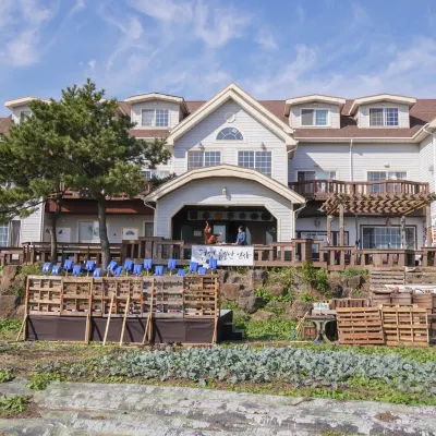 Bucket Jeju Hotels near Altteureu Airfield