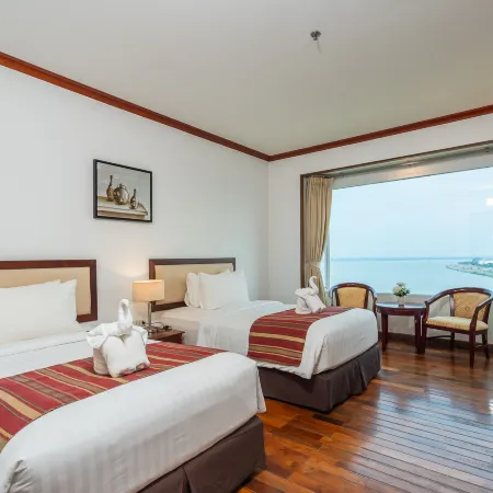 Champasak Grand Hotel