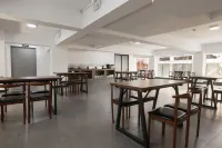 Boying Hotel (Huangguoshu Waterfalls Scenic Area)