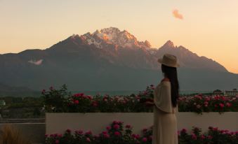 Lijiang Deer’s Call Heights Hotel(With snow mountain view·Rooftop Garden)