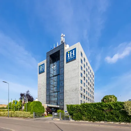 iH Hotels Milano Lorenteggio Отели рядом с достопримечательностью «Лорентеджо»