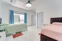 Modern Villa w/ Pool & Garden - Vila