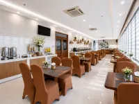 G8 Diamond Hotel Saigon Hotels near District 3