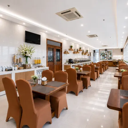 G8 Diamond Hotel Saigon Отели рядом с достопримечательностью «Парк 30/4»