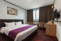 Hotel Vistaria - Khách sạn giá rẻ