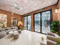 Van Mieu 25 Apartment Hotels near Lenin Statue
