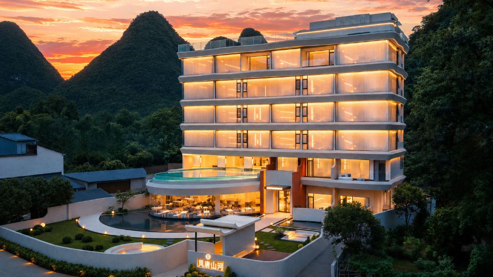 Fengtang Shanhe resort by Yulong River, Yangshuo