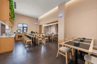 Kaiman International Hotel (Shangri-La Passenger Station) - breakfast