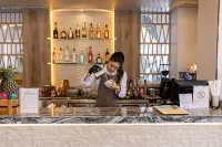 Amora Beach Resort Phuket - Bares