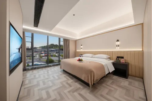 Twenty‑Four Solar Terms Hotel (Neijiang East High‑Speed Railway Station Wuyue Plaza) - WiFi