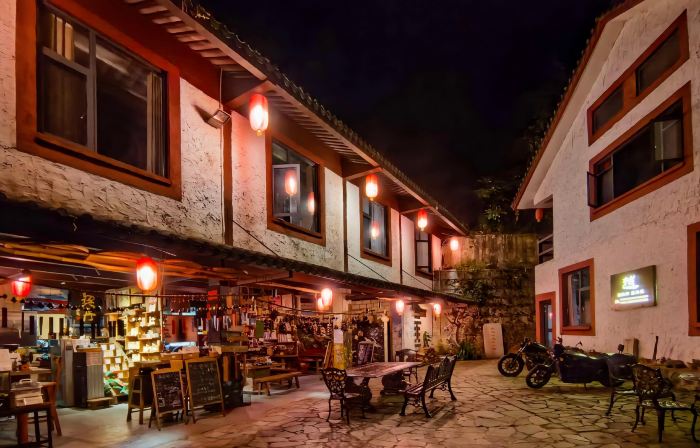 Deep Mountain Inn in Nakeli