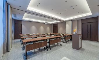 Homeinn Plus Hotel (Ningbo Fenghua Xikou Tengtou Ecological Park)