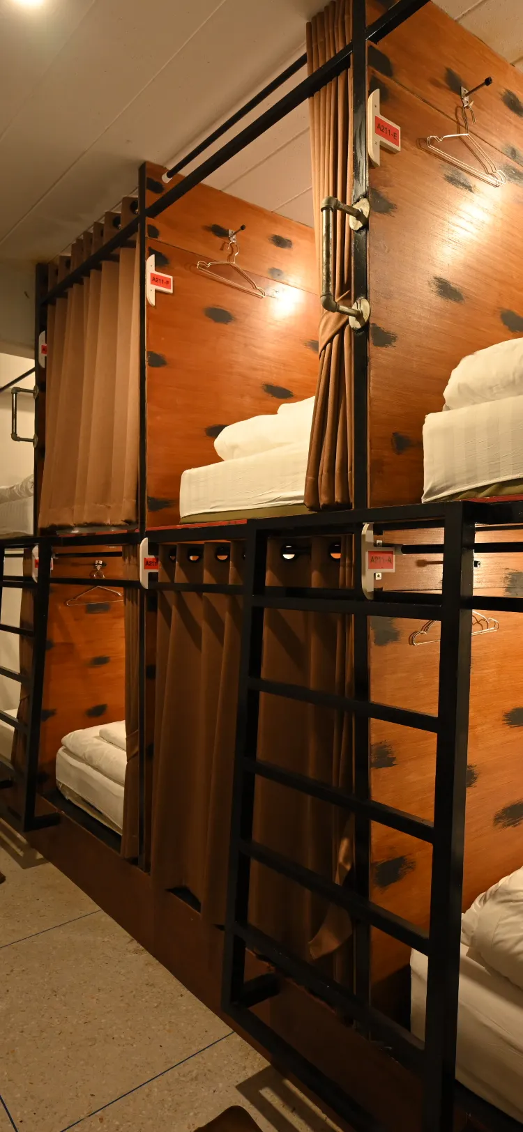1 Person In 4 Single Beds Dorm - Mixed With Shared Bathroom