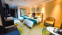Sky  Mirror  Grand  Hotel