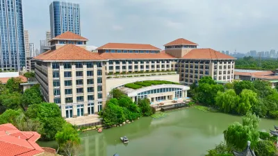 常州武進九洲シェラトンホテル Jiangsu University of Technology Computer Science and Engineering School周辺のホテル