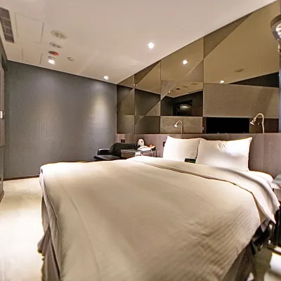 โฮเทล B7 เจอร์นีย์ 94 โรงแรมใกล้2-28พีสปาร์ค