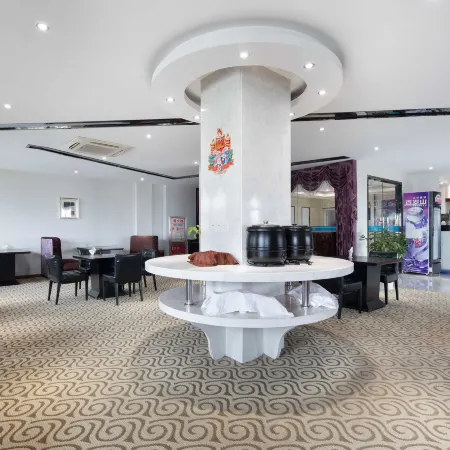 Company Hotel (Nanling Nanling Bridge Lingyang Road)