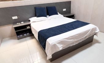 Baoying Qizhong Hostel