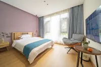 Anji Xuxitu Onoshan Luxury Residence Parent-child Meisu (Glory Sky City Branch) Hotels near Glory - Castle In The Sky