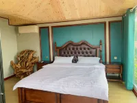 Zhuquanshan Gangzishu Restaurant B&B
