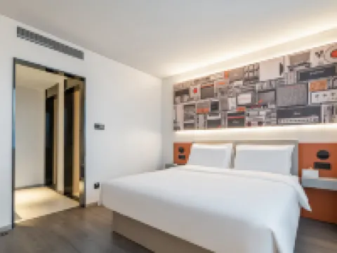 Ibis Hotel (Deqing Geographic Information Town) โรงแรมในเต๋อชิง