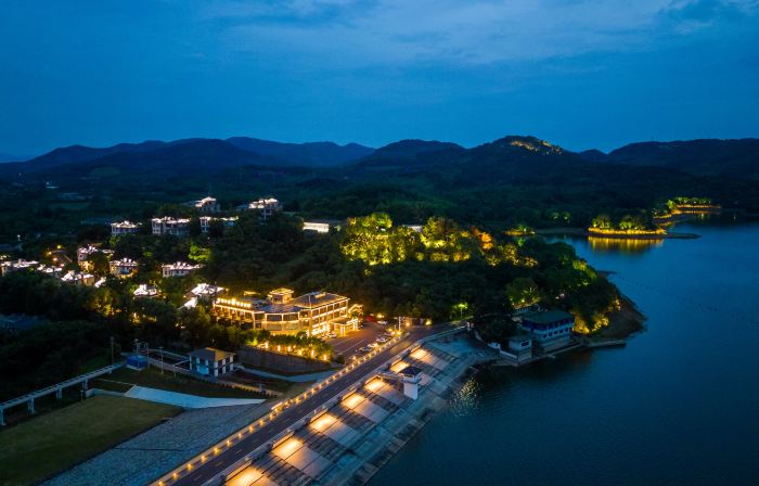 Tianmu Lake Yuhu Peninsula Hot Spring Hotel