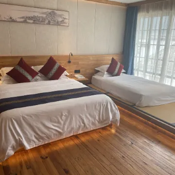 Huizizai Shanshui Hongcun Boutique Hotel