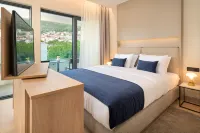 Boutique Hotel Porto Hotel dekat Cathedral of the Assumption of the Virgin Treasury
